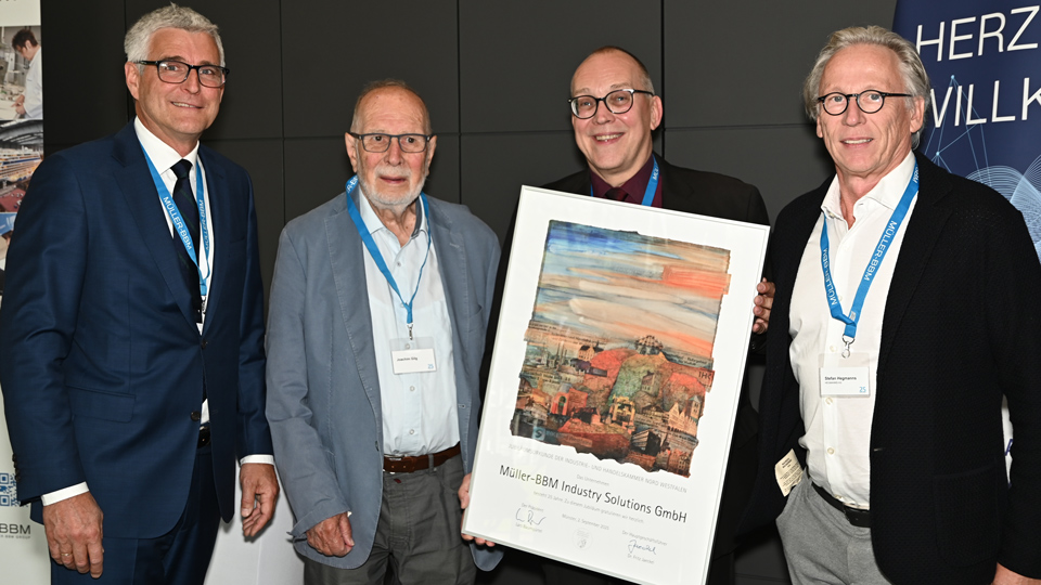 Dr. Peter Romanow (Vorstand Müller-BBM AG), Joachim Gilg (ehemaliger Niederlassungsleiter), Christian Scholz (Müller-BBM Industry Solutions), Stefan Hegmanns (Vorsitzender IHK-Regionalausschuss Gelsenkirchen)